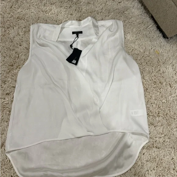 Victor Sleeveless Blouse - Picture 2 of 3